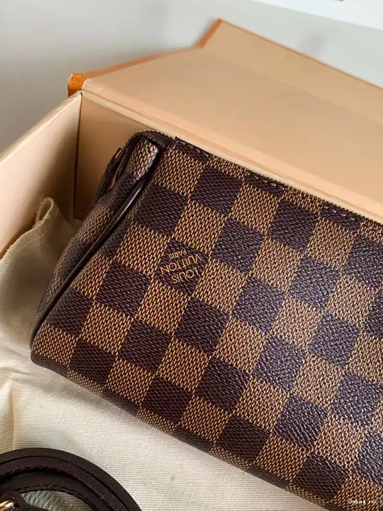 VUITTON EVA LOUIS 0412